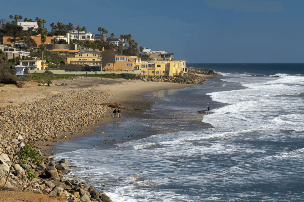 County Line is part of the Leo Carrillo State Park and is popular among surfers, scuba divers, and anglers.